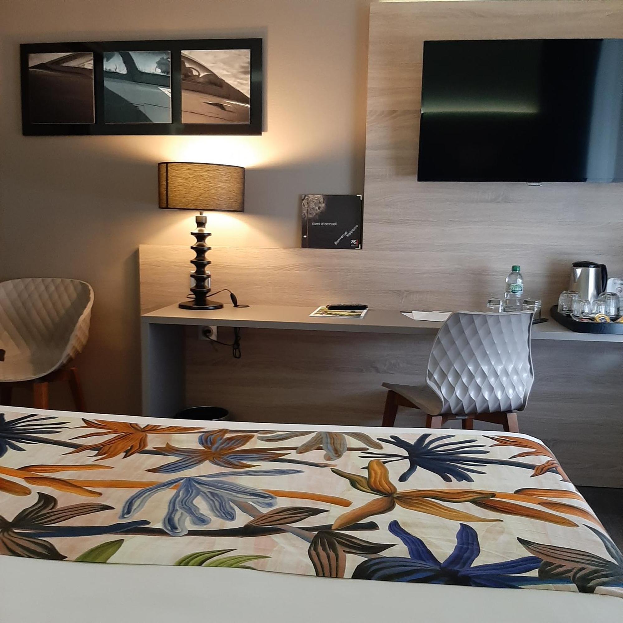 Logis Hotel Relais Saint Jacques - Chateauroux Déols Kültér fotó