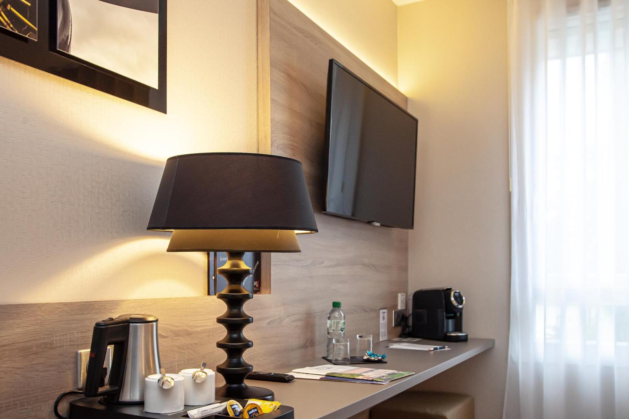 Logis Hotel Relais Saint Jacques - Chateauroux Déols Kültér fotó